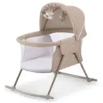 RetrouvezKinderkraft Lit parapluie berceau Lovi beige 3en1 aux meilleurs prix sur Bebemaman.ma . Livraison à domicile partout au Maroc.
