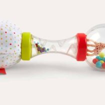 Découvrez le Hochet Soft Maracas de Sophie la Girafe, le jouet idéal pour les bébés sur BebeMaman.ma. Stimulez les sens, la motricité et le développement de votre enfant avec ce hochet unique et amusant.