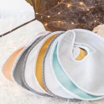 bebemaman-Trois-kilos-sept-bavoirs-couleurs-1