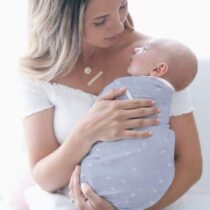 bebemaman-ergobaby-emmaillotage_paper_planes-1