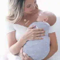 bebemaman-ergobaby-emmaillotage_paper_planes-1