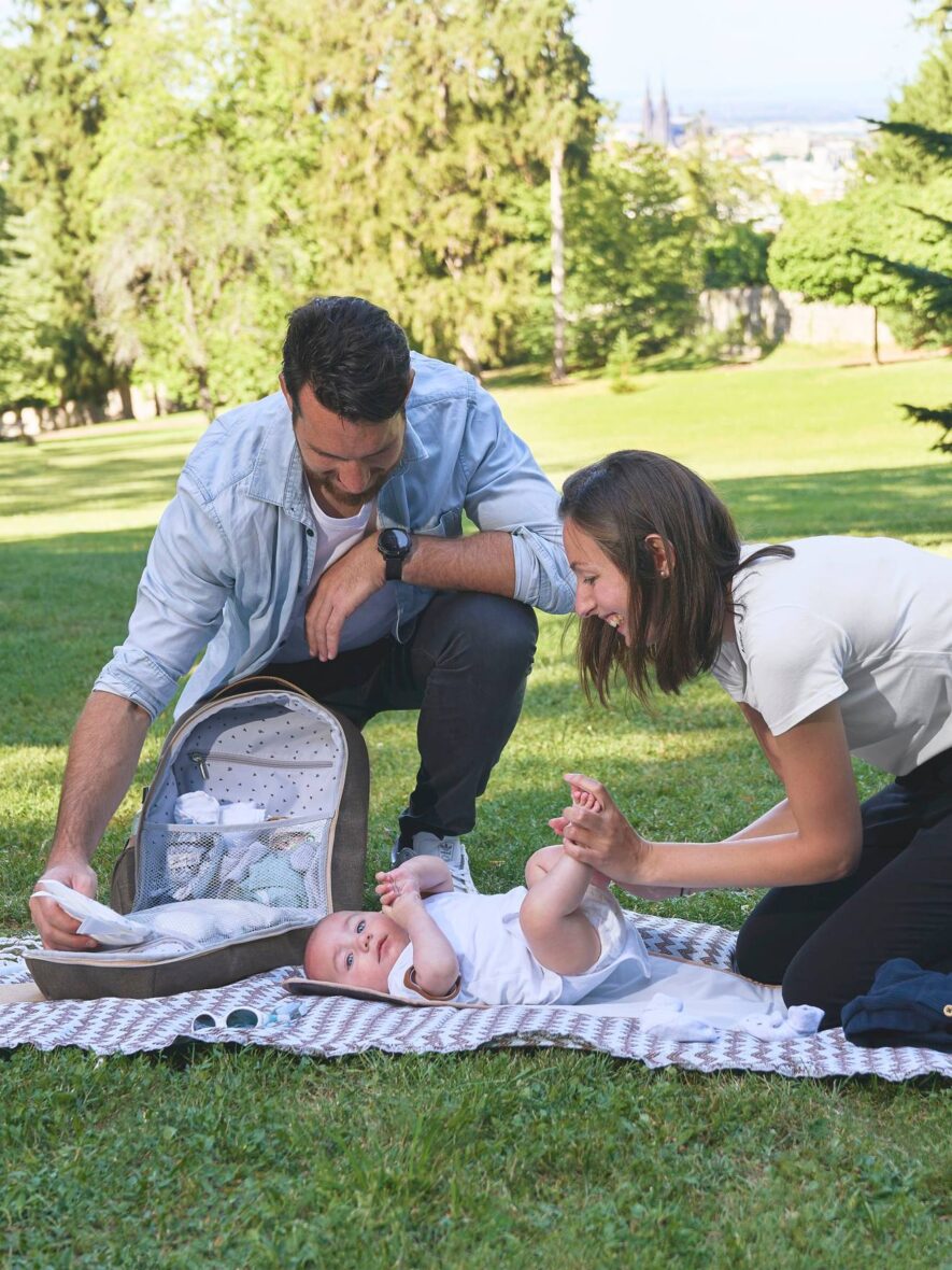 bebemaman-Babymoov-sac-a-dos-a-langer-pyla-Gris-5