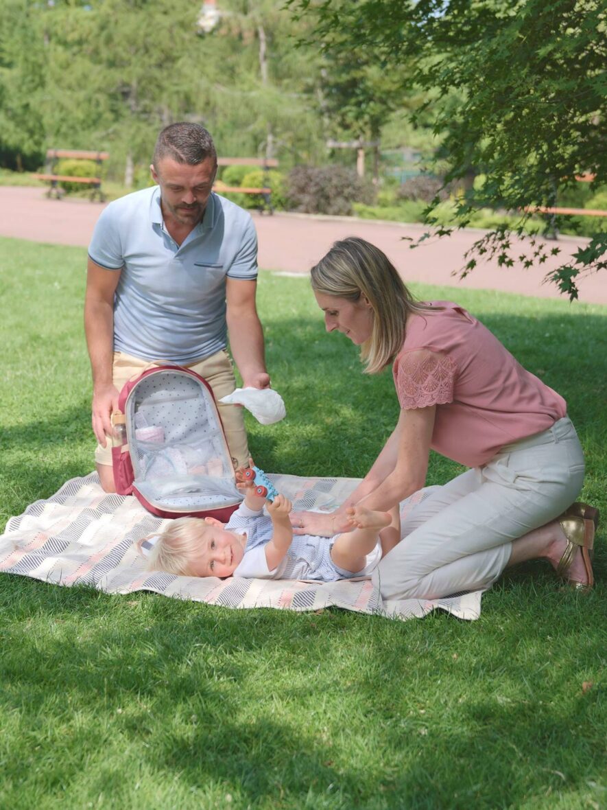 bebemaman-Babymoov-sac-a-dos-a-langer-pyla-burgundy-5