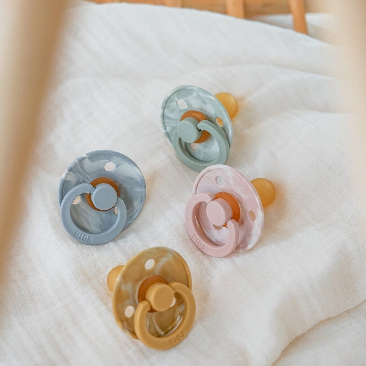 bebemaman-bibs-Lot-2-Tétines Tie and Dye Cloud