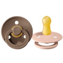 Retrouvez Bibs Lot de 2 Tétines Woodchuck Blush mois aux meilleurs prix sur Bebemaman.ma . Livraison à domicile partout au Maroc.