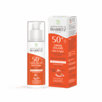 Retrouvez Laboratoires de Biarritz Crème Solaire Bébé & Enfant SPF50+ Certifiée Bio 100ml aux meilleurs prix sur Bebemaman.ma . Livraison partout au Maroc.