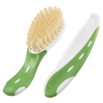 Retrouvez NUK Brosse à cheveux bébé avec peigne vert aux meilleurs prix sur Bebemaman.ma . Livraison à domicile partout au Maroc.