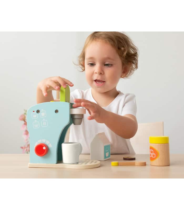 bebemaman-Kiokids-jouet-cafetiere-en-bois-2