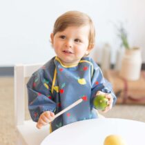 Retrouvez Trois Kilos Sept Bavoir tablier EVA Fruits 6m+ aux meilleurs prix sur Bebemaman.ma . Livraison à domicile partout au Maroc.