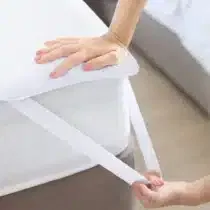 Retrouvez Alèse Imperméable Protège Matelas 120 x 60 cm aux meilleurs prix sur Bebemaman.ma . Livraison à domicile partout au Maroc. Paiement à la livraison.