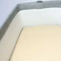 Retrouvez Drap Housse cododo / berceau Beige aux meilleurs prix sur Bebemaman.ma . Livraison à domicile partout au Maroc.