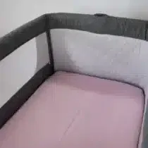 Retrouvez Drap Housse cododo / berceau Rose aux meilleurs prix sur Bebemaman.ma . Livraison à domicile partout au Maroc.