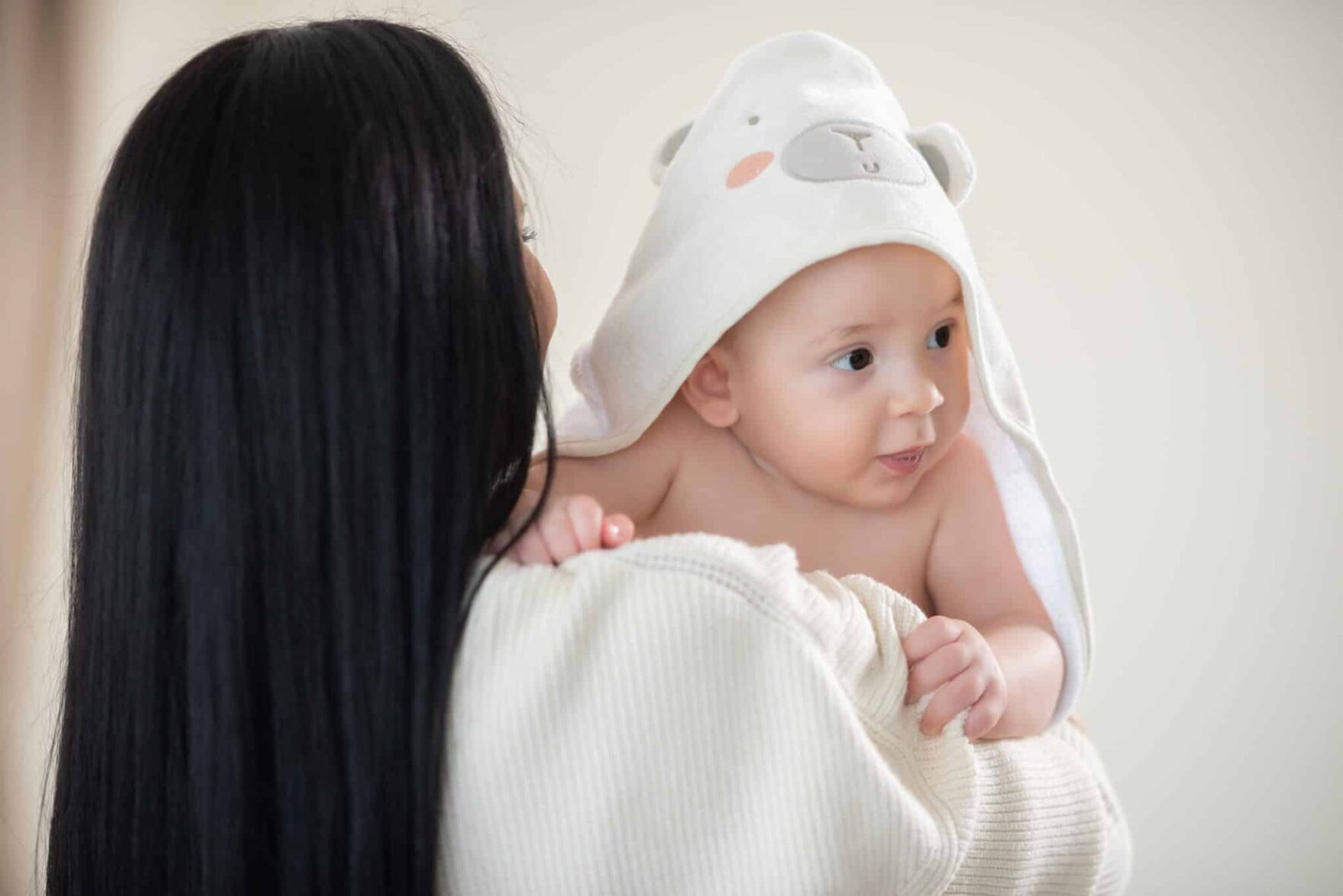 Bebemaman-Kikkaboo-Serviette-a-capuche