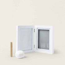 RetrouvezInterbaby Cadre pour Photos et empreintes 24X29 aux meilleurs prix sur Bebemaman.ma . Livraison à domicile partout au Maroc.