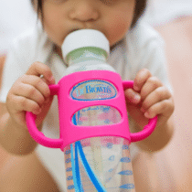 Dr. Brown’s Poignées en Silicone pour Biberons et Gobelets - Rose prix Maroc | Bebemaman.ma