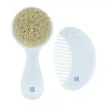 Retrouvez Kikkaboo Peigne et Brosse à poils naturels Bleu aux meilleurs prix sur Bebemaman.ma . Livraison à domicile partout au Maroc.