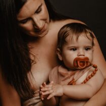 Retrouvez Suavinex Attache sucette silicone colour essence tuile aux meilleurs prix sur Bebemaman.ma . Livraison à domicile partout au Maroc. Paiement à la livraison.