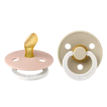 Retrouvez Bibs Lot de 2 Sucettes Anatomique Glow Blush/Vanilla 6-18 mois aux meilleurs prix sur Bebemaman.ma . Livraison à domicile partout au Maroc.