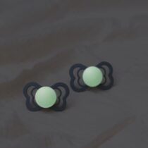 Retrouvez Bibs Lot de 2 Sucettes Supreme Symétrique Glow aux meilleurs prix sur Bebemaman.ma . Livraison à domicile partout au Maroc.