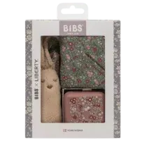 Retrouvez Bibs x Liberty Coffret Cadeau Baby Bundle Eloise - Chamomile lawn woodchuck aux meilleurs prix sur Bebemaman.ma . Livraison à domicile partout au Maroc. Paiement à la livraison.