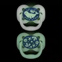 Retrouvez Dr.Brown’s Lot de 2 sucettes Symétriques Advantage Glow Gris/Vert 0-6mois aux meilleurs prix sur Bebemaman.ma . Livraison à domicile partout au Maroc. Paiement à la livraison.