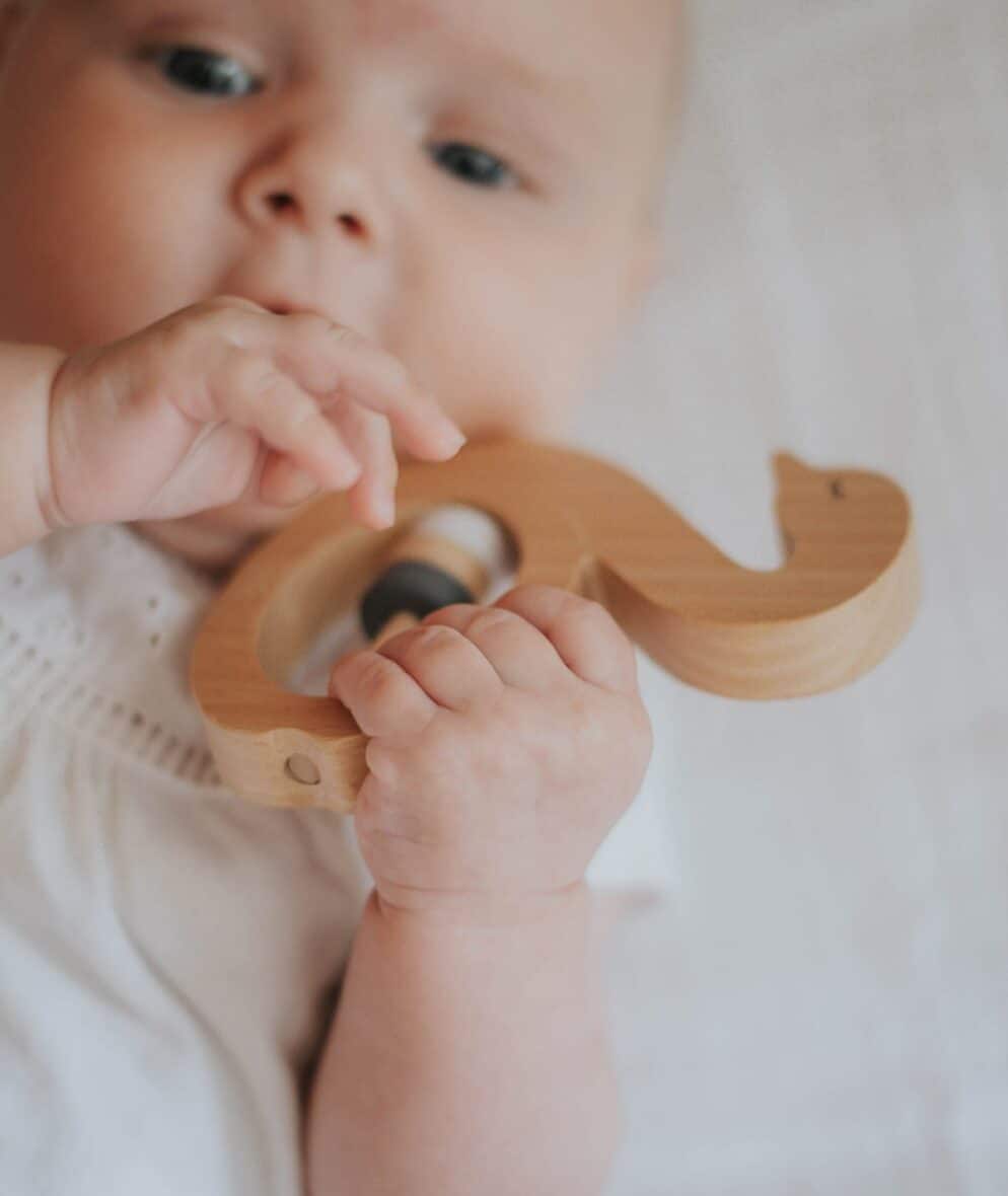 Bebemaman Tryco Hochet en bois Cygne 1