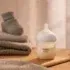 Découvrez le biberon Philips Avent Natural Réponse 125ml, conçu pour une transition naturelle entre sein et biberon. Système anti-colique, tétine ergonomique et sans BPA. Livraison rapide au Maroc.