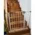 Barrière de sécurité Bébé Safe Blanc 75 à 85 cm, idéale pour protéger votre enfant des zones à risque comme les escaliers ou les pièces dangereuses. Design élégant, installation facile sans perçage et structure robuste en acier pour une sécurité optimale à la maison.