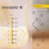 Stockez votre lait maternel en toute sécurité avec les sachets Medela. Lot de 100 sachets pré-stérilisés, sans BPA, résistants aux fuites. Idéal pour l’allaitement serein.