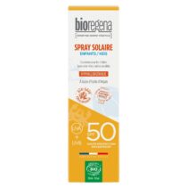 Spray solaire bio bébé Bioregena SPF 50 avec filtre minéral non nano. Formule naturelle, sans parfum, dès 3 ans. Haute protection UVA/UVB résistante à l’eau.
