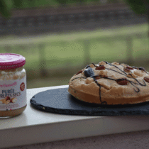 Découvrez Perl'Amande Purée 4 Fruits Secs Bio 200g : arachide, amande, noix de cajou et noisette. Une recette vegan, sans gluten et riche en goût pour toute la famille !