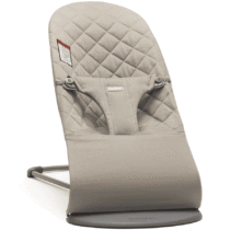 Offrez à votre bébé un espace confortable avec le Transat BabyBjörn Bliss en Gris Sable. Ergonomique, évolutif et au balancement naturel, idéal de la naissance à 2 ans.