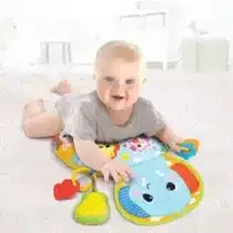 Découvrez le Winfun Jungle Fun Tummy Time Pillow, un coussin d'éveil interactif pour bébé dès 3 mois. Stimulez l'éveil et la motricité de votre enfant avec des sons, des couleurs vives et des jouets amusants.