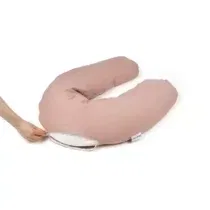 Le coussin Doomoo Comfy Big Tetra Pink offre un confort optimal pendant la grossesse et l’allaitement. Coton doux, microbilles silencieuses. Disponible sur Bebemaman.ma.