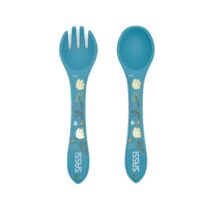 Découvrez le kit de couverts en silicone Chewy l'Éléphant de Sassi Junior : ergonomiques, sûrs et ludiques, parfaits pour les repas des tout-petits dès 12 mois.
