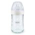 Biberon en verre NUK Nature Sense 240 ml – Vert : tétine en silicone imitant le sein, anti-colique, indicateur de température, capuchon anti-fuite. Pour une tétée naturelle et sécurisée dès la naissance.