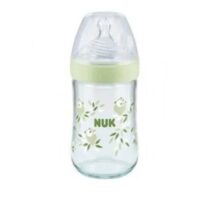 Offrez à votre bébé une tétée naturelle avec le biberon en verre NUK Nature Sense 240 ml – Vert. Tétine innovante, anti-colique, indicateur de température et capuchon anti-fuite.
