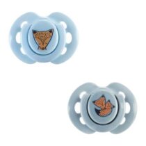 Découvrez la sucette Tommee Tippee Fun Friends 0–6 mois au motif de renarde bleue. Tétine symétrique en silicone, collerette aérée, capsule de stérilisation incluse. Disponible sur Bebemaman.ma.
