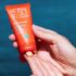 SVR Sun Secure Blur SPF 50+ – mousse fluide visage anti-UV, floute imperfections, fini mat invisible, très haute protection, respect océan, sans parabènes.