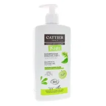 Offrez à votre enfant le shampooing douche 2 en 1 bio Cattier Kids au parfum pomme verte. Formule douce sans sulfate ni savon, certifiée bio et vegan. Flacon de 500 ml.