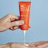 SVR Sun Secure Fluide SPF 50+ – écran solaire fluide légère, non-gras, large spectre UVB/UVA/visible/infra-rouge. Convient à toute la famille, respectueux marin, certifié peau sensible.