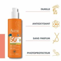 Protégez la peau sensible de votre enfant avec le spray Avène SPF50+ : haute protection solaire, texture légère, résistante à l’eau et sans parfum. Formule adaptée aux peaux délicates.