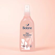 Eau de Toilette Biolane Fraîcheur 200 ml : sans alcool, pH physiologique, 99 % d’origine naturelle. Parfum doux hespéridé & floral pour bébé dès la naissance.