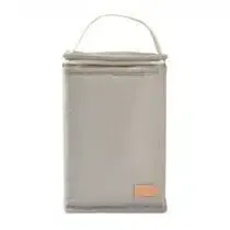 La pochette repas isotherme Béaba gris perle garde biberons et petits pots au frais ou au chaud. Compacte, légère et résistante, idéale en déplacement !