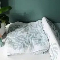 Maxi lange Little Band Day Break 110 × 110 cm – mousseline 100 % coton, collection naturelle, multi-usages. Douceur, polyvalence et entretien facile – disponible sur BebeMaman.ma.