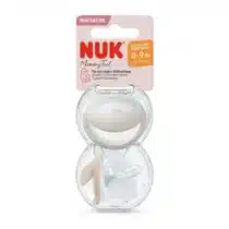Sucette NUK MommyFeel 0‑9 mois – tétine en silicone ultra-douce, design imitant le sein, boîte réutilisable, sans BPA. Recommandée pour allaitement.