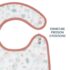 Bavoir coton enduit Little Band Seaside Romance blanc – imperméable, poche récupératrice, fermeture scratch douce, dimensions 17×28 cm, certifié Oeko‑Tex.