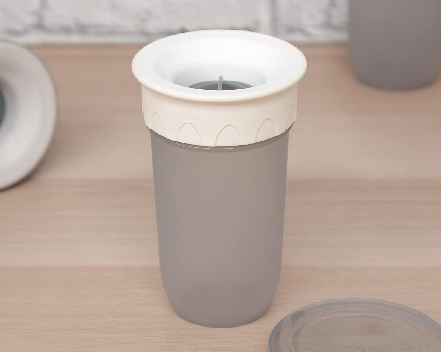 Kiokids Verre d’entraînement 360 Couleur Gris 300 ml -2 – bebemaman