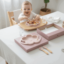 set repas bébé rose Happy Flower assiette et couverts