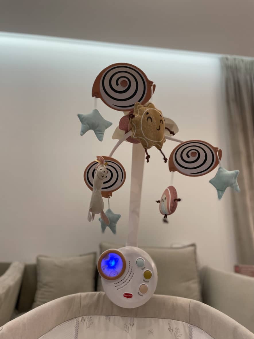 Mobile musical Tiny Love licorne pour lit bébé (7) bebemaman